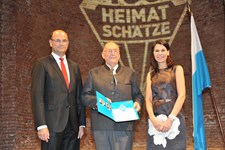Heimatminister Albert Füracker und Kunstministerin Prof. Dr. med. Marion Kiechle prämieren 100 Heimatschätze